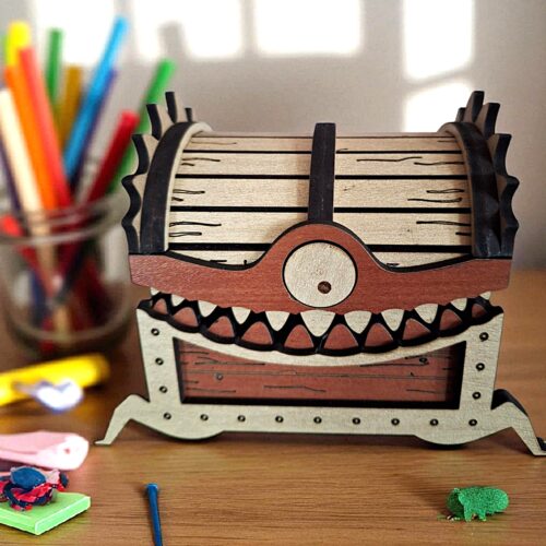 Szörnyecskés ládika világos